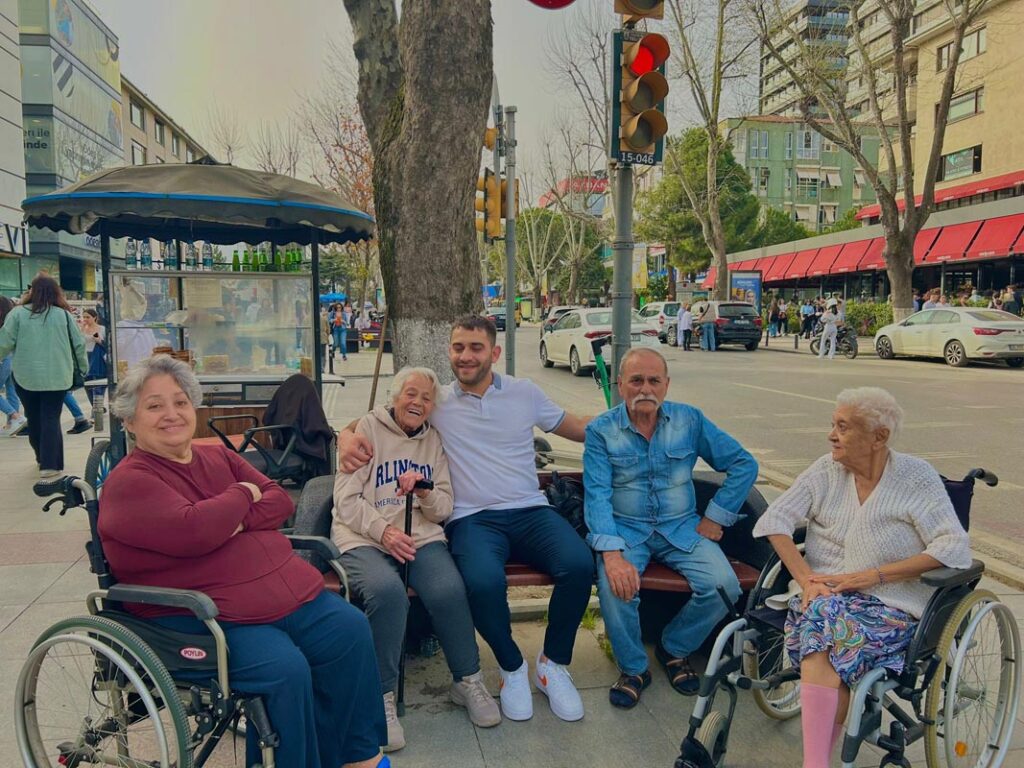 Suadiye Huzurevi Suadiye Şubesi Güzel Havaları Değerlendirdiğimiz Caddebostan Gezintimiz